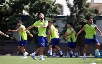 عجیب ولی واقعی؛ استقلال ۳ رباط پاره خرید!