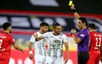  استفاده داوران از بسته مکالمه برای قضاوت دیدار پرسپولیس - تراکتور!