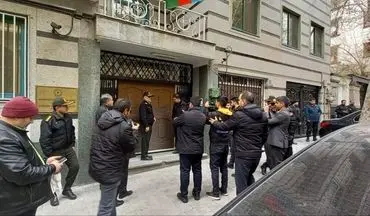 لحظه حمله مسلحانه به سفارت جمهوری آذربایجان در تهران / ضارب دستگیر شد + ویدئو