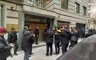 لحظه حمله مسلحانه به سفارت جمهوری آذربایجان در تهران / ضارب دستگیر شد + ویدئو