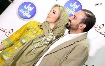 «برزو ارجمند» و همسرش در حاشیه اکران «ساعت ۵ عصر» | عکس