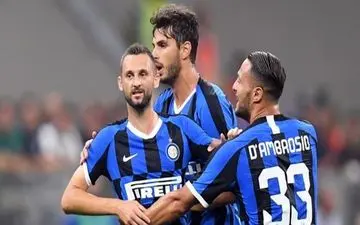 پیش دستی اینتر برای تمدید با بروزویچ
