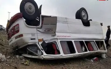  واژگونی مینی‌بوس مسیر تکاب - شاهین‌دژ حادثه آفرید؛ مصدومیت ۱۳ نفر 