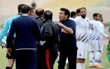 واکنش خداداد عزیزی به شایعه استعفایش