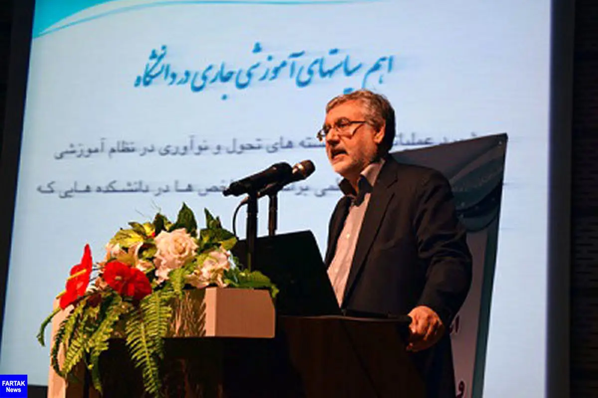
رئیس دانشگاه علوم پزشکی مشهد:
بیماری های واگیردار مهم ترین عامل به خطر انداختن زندگی بشر است
