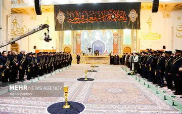 آیین شمعدان گردانی خادمان حرم حضرت معصومه(س)