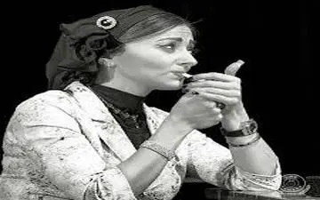 تیپ قرن نوزدهی خانم بازیگر ایرانی در اتریش