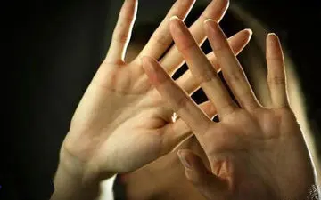  گزارش یک بزهکاری؛ آزار جنسی به دو زن در شهرستان محلات توسط چند مرد 