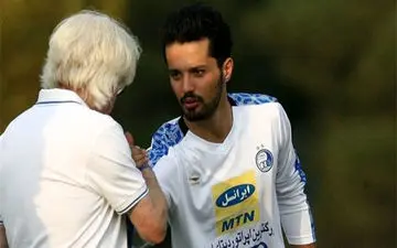 تماس تصویری لژیونر استقلالی با مهدی رحمتی در آستانه دربی + عکس