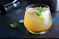 طرز تهیه شربت بهار نارنج؛ راز خوش‌طعم‌ترین نوشیدنی آرام‌بخش ایرانی