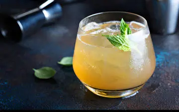 طرز تهیه شربت بهار نارنج؛ راز خوش‌طعم‌ترین نوشیدنی آرام‌بخش ایرانی