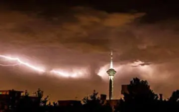 اتفاقی عجیب 6 ساعت قبل از وقوع طوفان تهران + فیلم