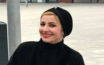 ملیکا زارعی هم چادری شد/ تصویری جذاب از خاله شادونه با چادر مشکی!