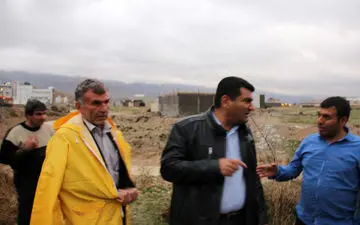 بازدید مسئولان استانی و شهرستانی ازمنازل بافت فرسوده و حادثه خیزگچساران