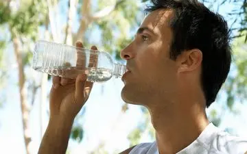 نقش آب در کاهش خطر سکته
