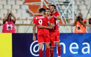 علیپور رفتار سوال برانگیزی از خود نشان داد