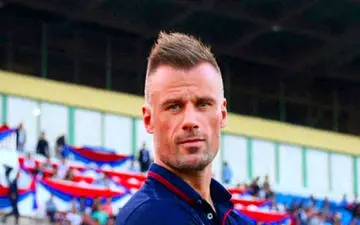 مربی جدید استقلال فردا امضاء می‌کند