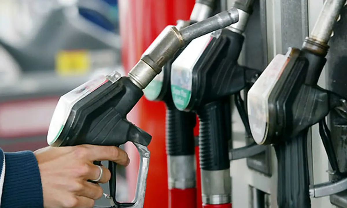 خبرهای ضد و نقیض درباره افزایش قیمت بنزین