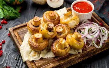 طرز تهیه قارچ کبابی طعم‌دار و خوشمزه به سبک رستورانی