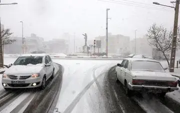 بارش برف، باران و کاهش دید در بیشتر نقاط کشور/ترافیک در محور کرج