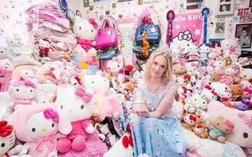 عروسک‌های این دختر مانع ازدواجش شدند!