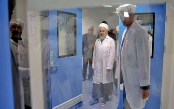  پوشش متفاوت روحانی در اولین روز سال 97 /تصاویر