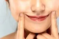 رفع خط خنده در خانه: کرم و مواد طبیعی مؤثر