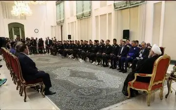 پیراهن شماره 12 تیم ملی به روحانی اهداشد