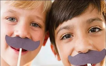 تا چه حد و مرزی می‌توانیم با کودکانمان شوخی کنیم؟

