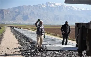 پیشرفت ۸۷ درصدی  زیرسازی راه‌آهن کرمانشاه ـ اسلام‌آباد‌‌ غرب /۳۰ کیلومتر از مسیر آماده ریل‌گذاری است