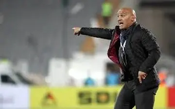 سکوت مدیران باشگاه استقللال/ صنعت نفت؛ آخرین فرصت منصوریان؟! 