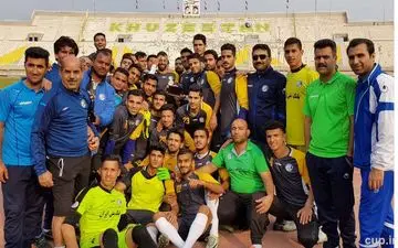  جشن تولد افشین در تمرین استقلال خوزستان/عکس