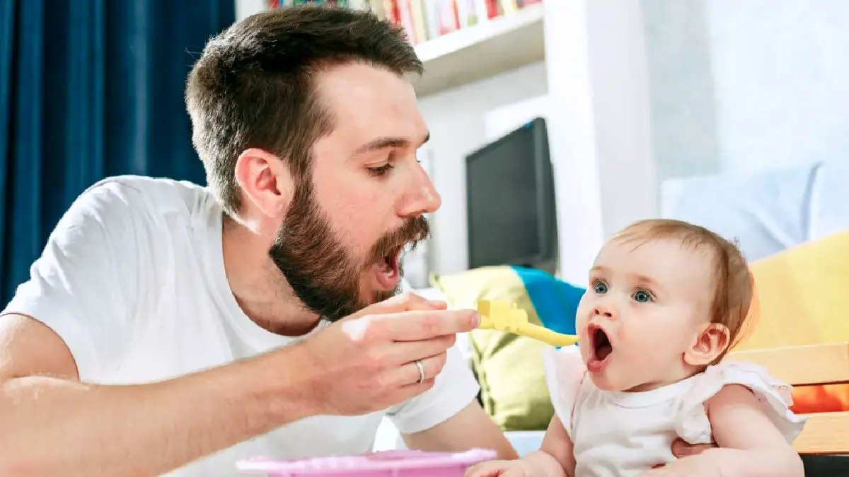 آیا فرنی با شیر مادر بهتر است یا شیر پاستوریزه؟