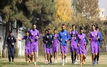 یکی از نقاط ضعف استقلال فقدان هافبک بازیساز است