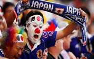 طرفداران تیم ملی ژاپن پس از پایان بازی با کلمبیا اقدام به نظافت ورزشگاه کردند+فیلم