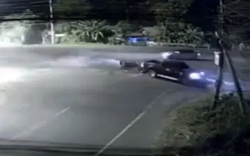 اقدام وحشیانه راننده وانت پس از تصادف با موتورسیکلت + فیلم 