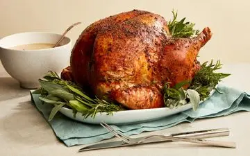 بوقلمونی لذیذ و آبدار: دستور پخت بهترین ترکیب ادویه برای طعم دادن به گوشت