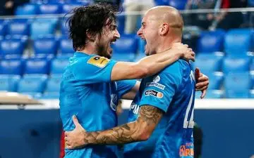 سردار آزمون یک بازیکن لیگ برتری است