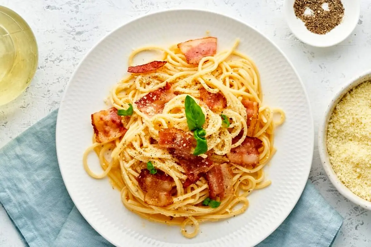 طرز تهیه فتوچینی با بیکن فرانسوی و سس مخصوص آلفردو
