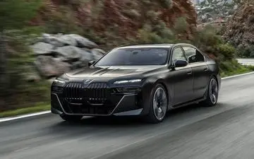 قیمت این سواری ۲۲ برابر دنا پلاس است! + جدول خودروهای خارجی
