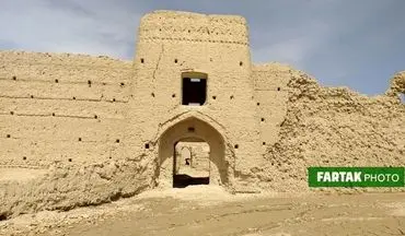 اختصاصی / قلعه تاریخی جهان آباد سرخه در سیطره قاچاقچیان + فیلم