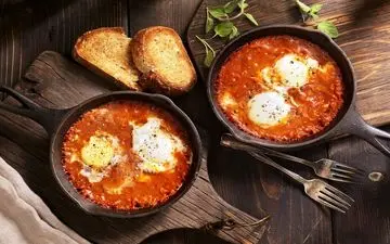 راز پخت املتی بی‌نظیر: ترفندهایی برای از بین بردن بوی زهم تخم‌مرغ + ویدئو