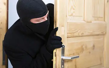 دستگیری سارق حرفه ای در کرمانشاه و کشف ۲۲ فقره سرقت