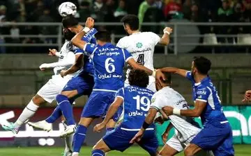 تساوی ذوب‌آهن و استقلال در نیمه نخست 