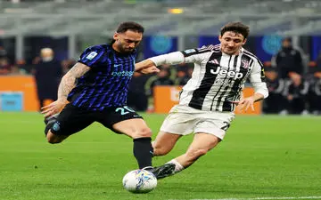 اینتر دربی ایتالیا را فتح کرد/ یوونتوس در دقایق پایانی کم آورد