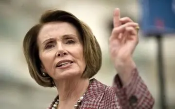 پلوسی:کاخ سفید اختیاری برای جنگ نظامی ندارد
