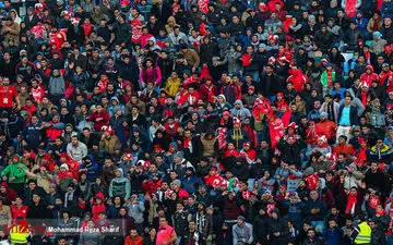 تماشاگران به دروازه بان سایپا رحم نکردند