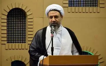 امام جمعه کرمان: عبور از سختی‌ها و رسیدن به عزت ملی تنها در سایه پیروی از ولایت‌فقیه محقق می‌شود