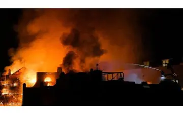 یکی از مهم‌ترین بناهای معماری در اسکاتلند در آتش سوخت!