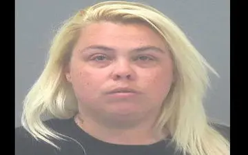  راز پلید کلبه وحشت برملا شد/ اتفاق وحشتناک برای دختر خردسال در حمام+ عکس زن سنگدل